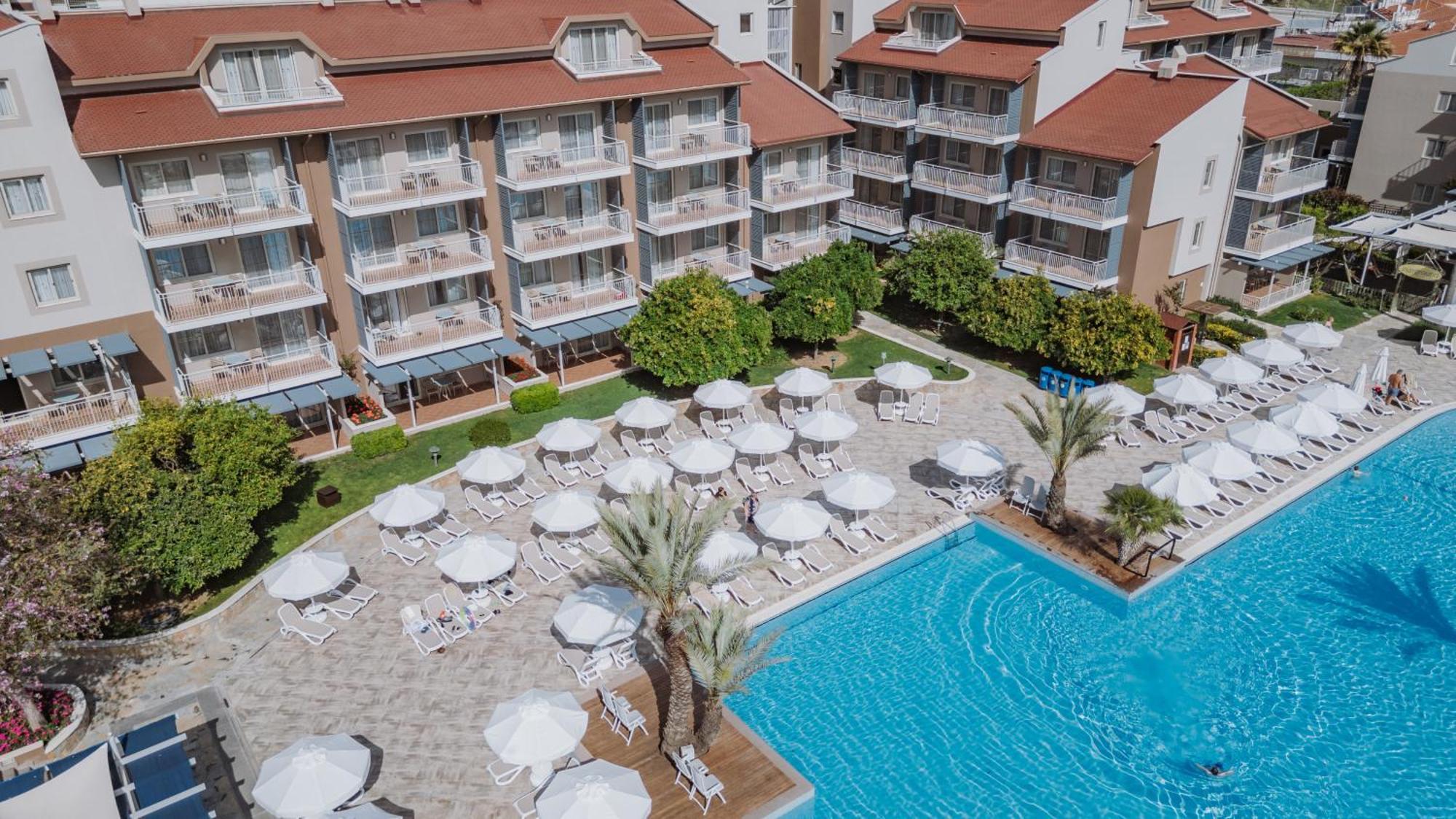 Barut B Курортный комплекс 4*